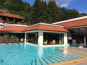 piscine extérieure Hôtel-Restaurant Spa & Julien à Fouday